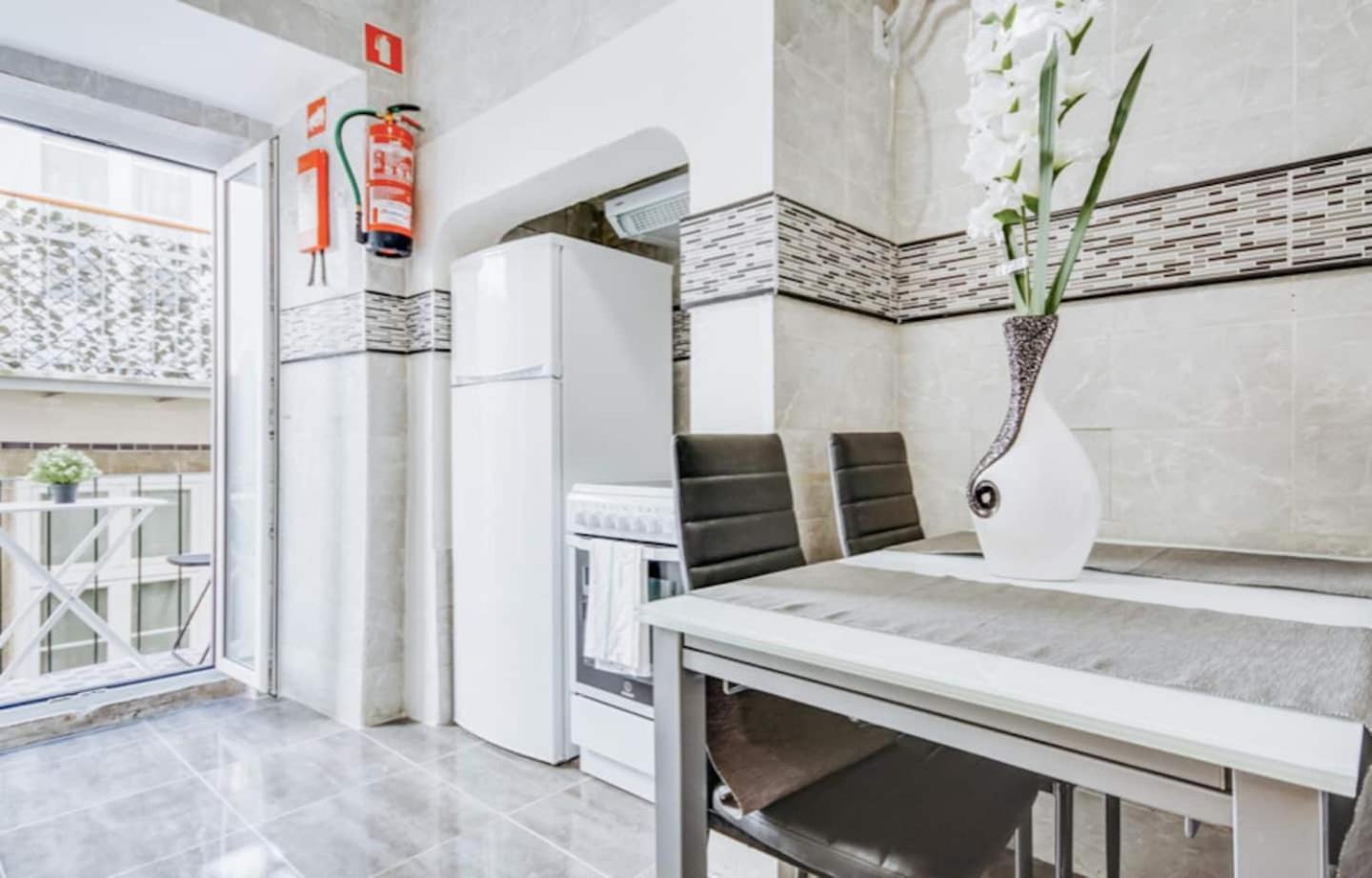 3 Bedroom Apartment In Baixa With River View 리스본 외부 사진